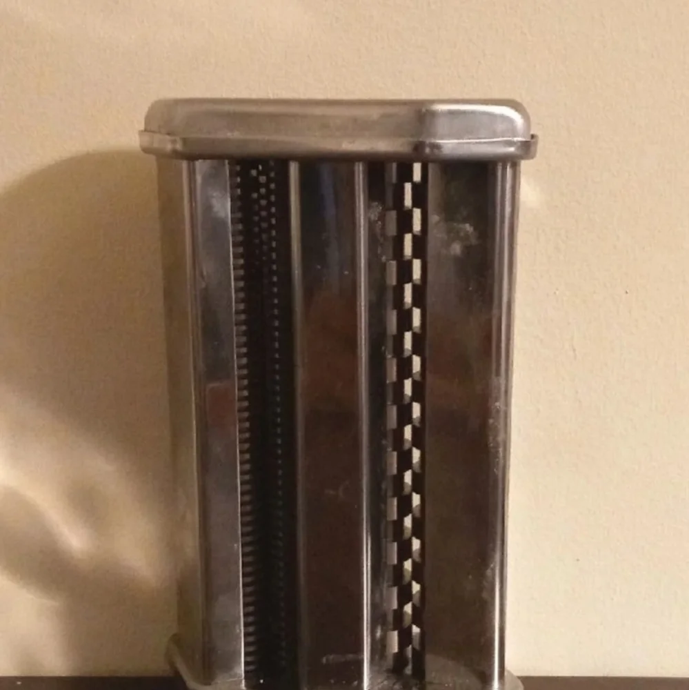 My Perfect Kitchen Pasta Machine - Picture 5 of 6